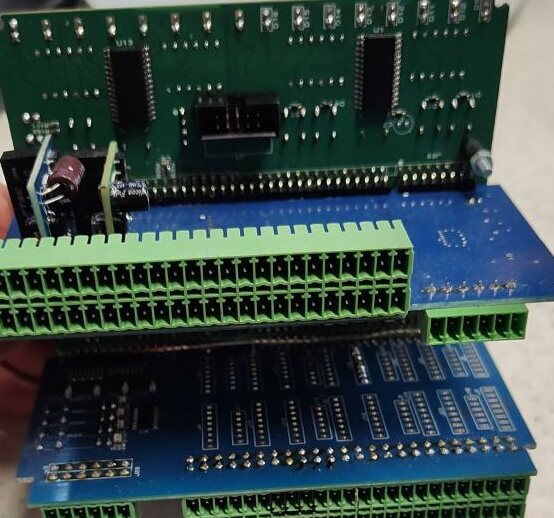 Входно-изходни платки за PLC възли с редови клеми